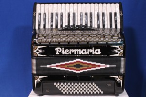 Piermaria 202 BK strass 34 O Muziekhandel Kees van Willigen Barneveld Piermaria Rossini Accordeon