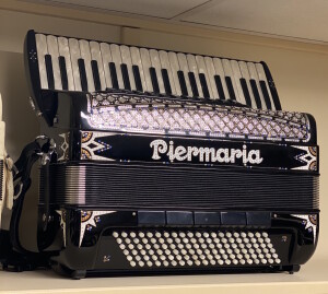 Piermaria 212 120 bas / 4 korig Dit is een consignatie accordeon. 